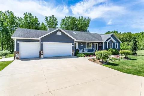 5832 Patricia Ln, Brooklyn, MI 49230