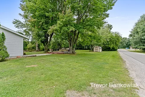 16615 148th Ave, Spring Lake, MI 49456 photo 2