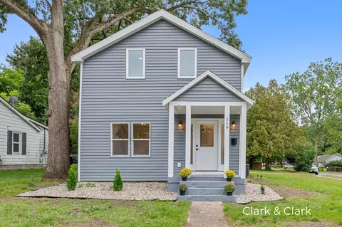 119 N James St, Greenville, MI 48838