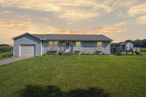 5890 Vrooman Rd, Jackson, MI 49201
