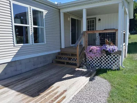 735 W Buchanan Rd, Shelby, MI 49455