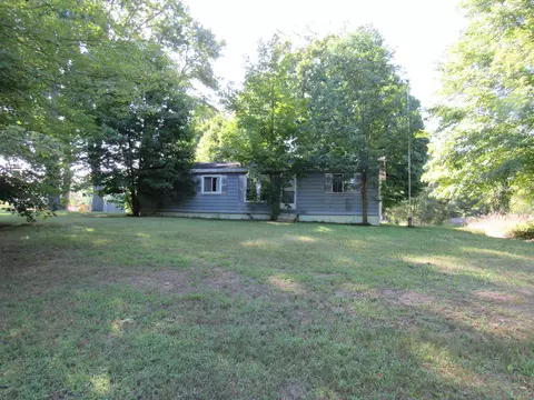 5997 E Sternberg Rd, Fruitport, MI 49415