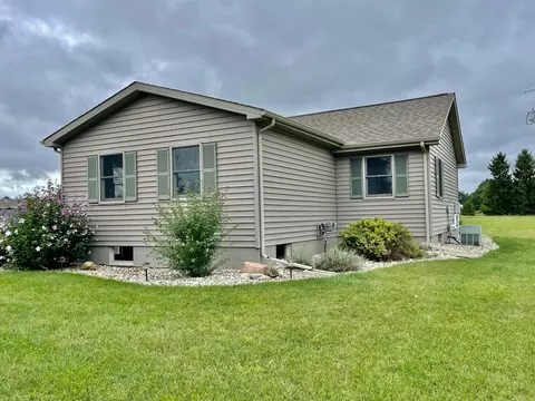 9740 Mckinney Rd, Brooklyn, MI 49230