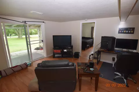 1018 E Central Rd, Quincy, MI 49082 photo 12