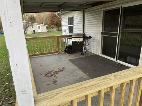 1018 E Central Rd, Quincy, MI 49082 photo 3