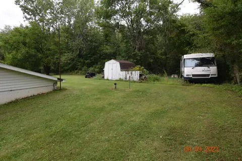 1018 E Central Rd, Quincy, MI 49082 photo 5