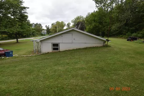 1018 E Central Rd, Quincy, MI 49082 photo 11