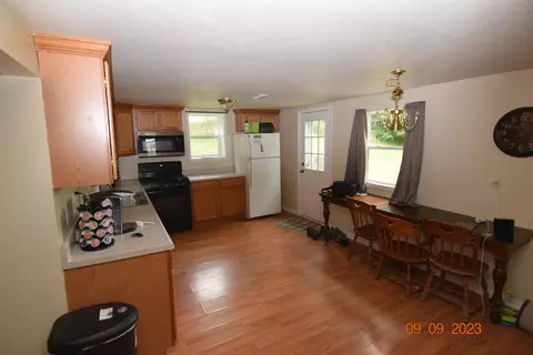 1018 E Central Rd, Quincy, MI 49082 photo 8