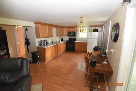 1018 E Central Rd, Quincy, MI 49082 photo 9