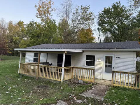 1018 E Central Rd, Quincy, MI 49082 photo 2
