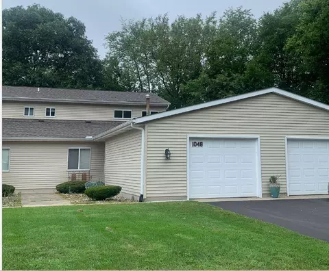 1048 Wedgewood Dr, Plainwell, MI 49080