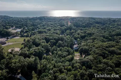 0000 3rd Ave, Pentwater, MI 49449