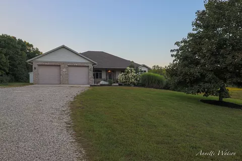 653 E 128th St, Grant, MI 49327