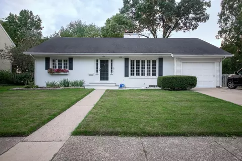 2906 Morton Ave, St. Joseph, MI 49085