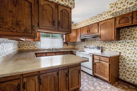 269 E North St, Marcellus, MI 49067 photo 4