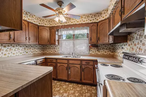 269 E North St, Marcellus, MI 49067 photo 5