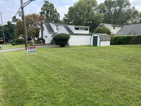 599 Royal Dr, Jackson, MI 49202 photo 5