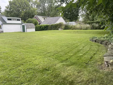 599 Royal Dr, Jackson, MI 49202 photo 9