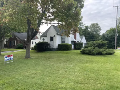 599 Royal Dr, Jackson, MI 49202 photo 4