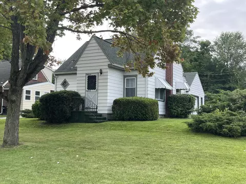 599 Royal Dr, Jackson, MI 49202 photo 2