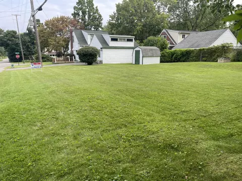 599 Royal Dr, Jackson, MI 49202 photo 10