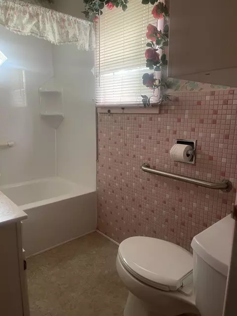599 Royal Dr, Jackson, MI 49202 photo 38