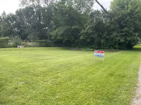 599 Royal Dr, Jackson, MI 49202 photo 8