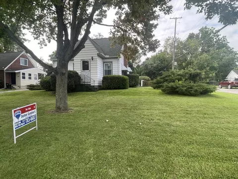 599 Royal Dr, Jackson, MI 49202 photo 3