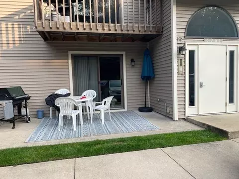 5961 Paw Paw Lake Rd #9, Coloma, MI 49038