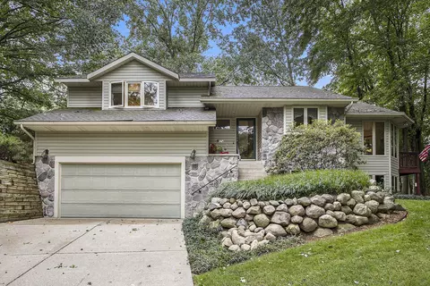6160 Oatman Dr, Kalamazoo, MI 49004