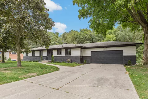2860 Northville Dr NE, Grand Rapids, MI 49525
