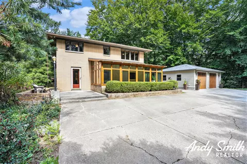 4562 64th St, Holland, MI 49423