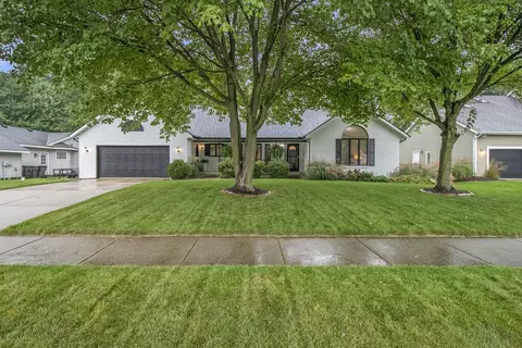 8631 Ridgebluff Dr SW, Byron Center, MI 49315
