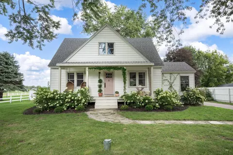 3623 47th St, Hamilton, MI 49419