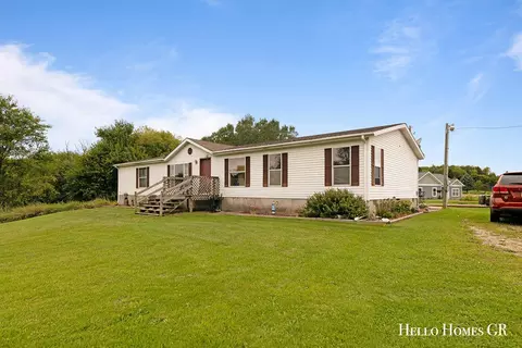 1442 S Marble Rd, Lowell, MI 49331