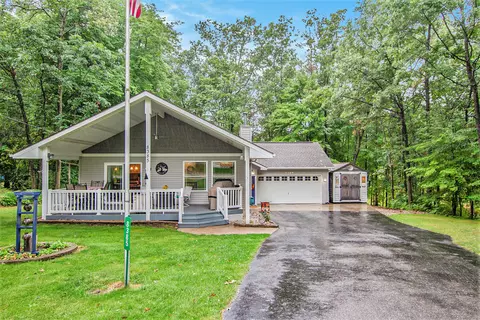 8385 Alberta St, Canadian Lakes, MI 49346