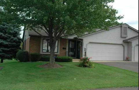 290 Harvest Ln, Holland, MI 49423