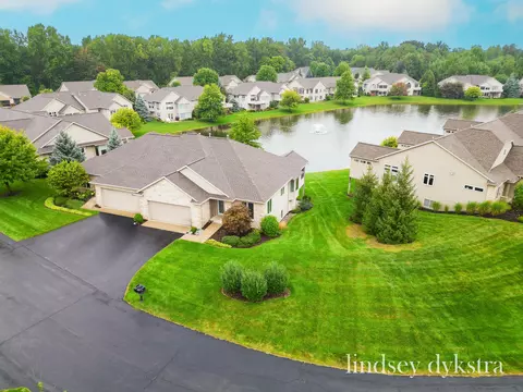 4907 Chatsworth Creek Dr, Hudsonville, MI 49426