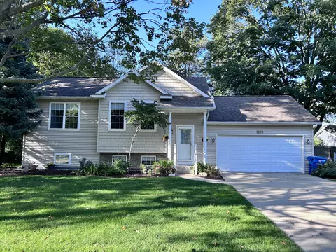 1209 Floral St, Holland, MI 49423
