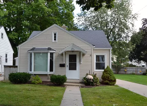 116 Wallinwood Ave NE, Grand Rapids, MI 49503
