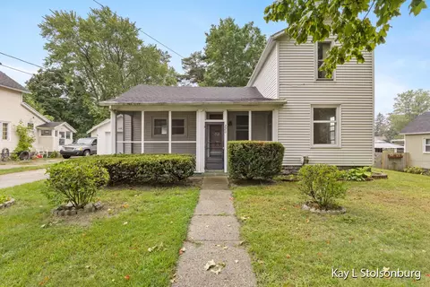 220 W Clinton St, Hastings, MI 49058