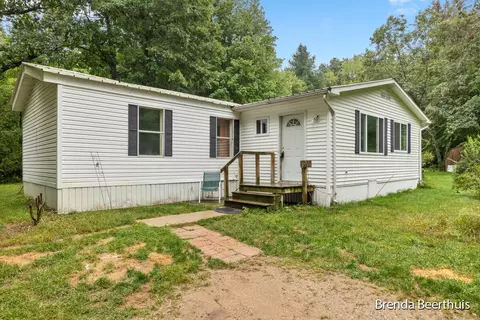 17187 W Howard City Edmore, Howard City, MI 49329