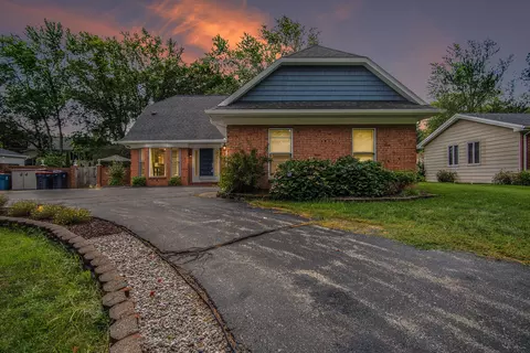 14 W 39th St, Holland, MI 49423