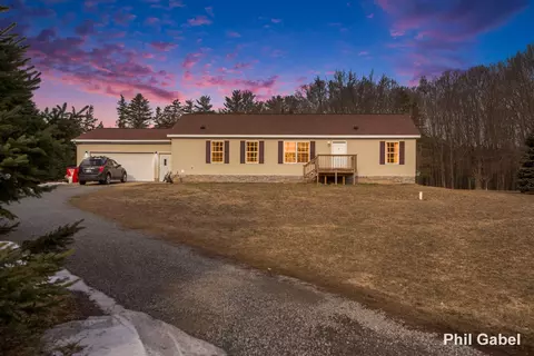 4777 Chippewa Trl, Fremont, MI 49412