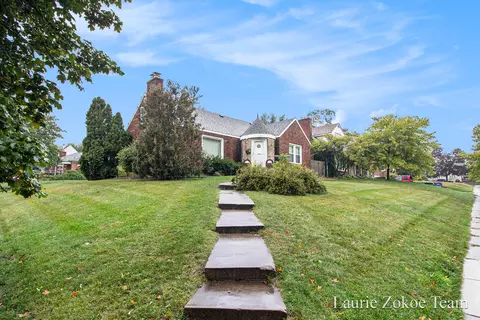 1335 Powers Ave NW, Grand Rapids, MI 49504