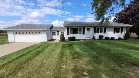 986 W Colon Rd, Sherwood, MI 49089