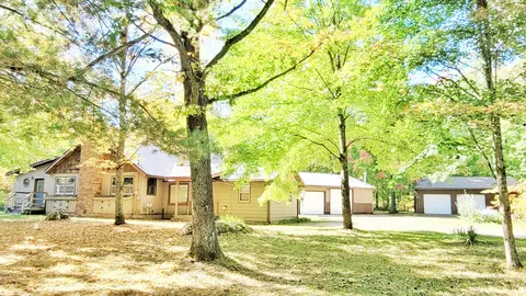 3467 N Walnut Ave, White Cloud, MI 49349