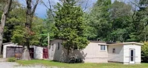 13753 State Rd, Nunica, MI 49448