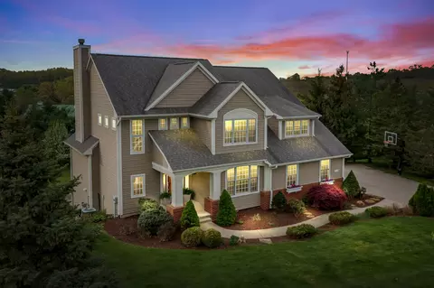 8435 Grapevine Cir, Mattawan, MI 49071