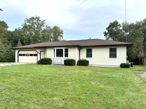 1322 Oakwood St, Belding, MI 48809